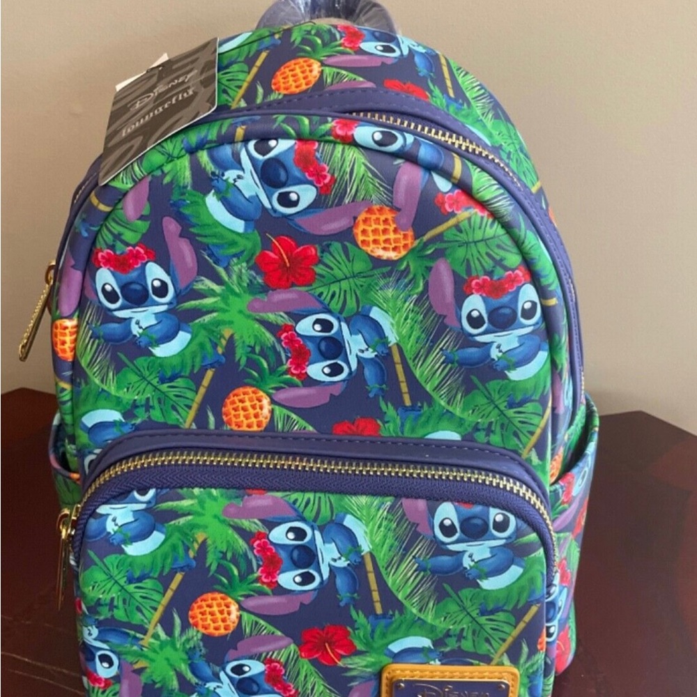 DISNEY PARKS   Loungefly Stitch Leaves Ltd 600 pcs only  1rst series NWT